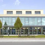 Nuernberger Hof 3*