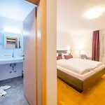 Nuernberger Hof 3*