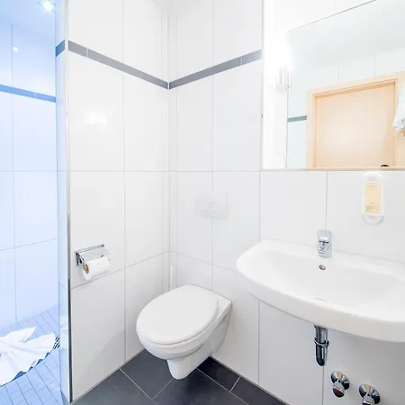 Nuernberger Hof 3*