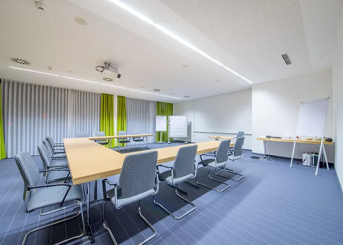 Nuernberger Hof 3*