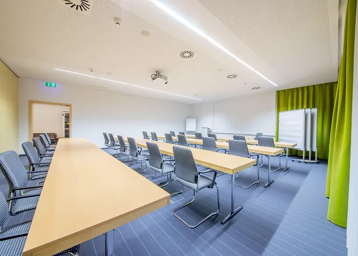 מלון Nuernberger Hof 3*